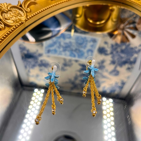 🆕 LES NEREIDES 🧿 NWOT Blue Bell Flower Dangling Crystal Post Earrings - Picture 4 of 16